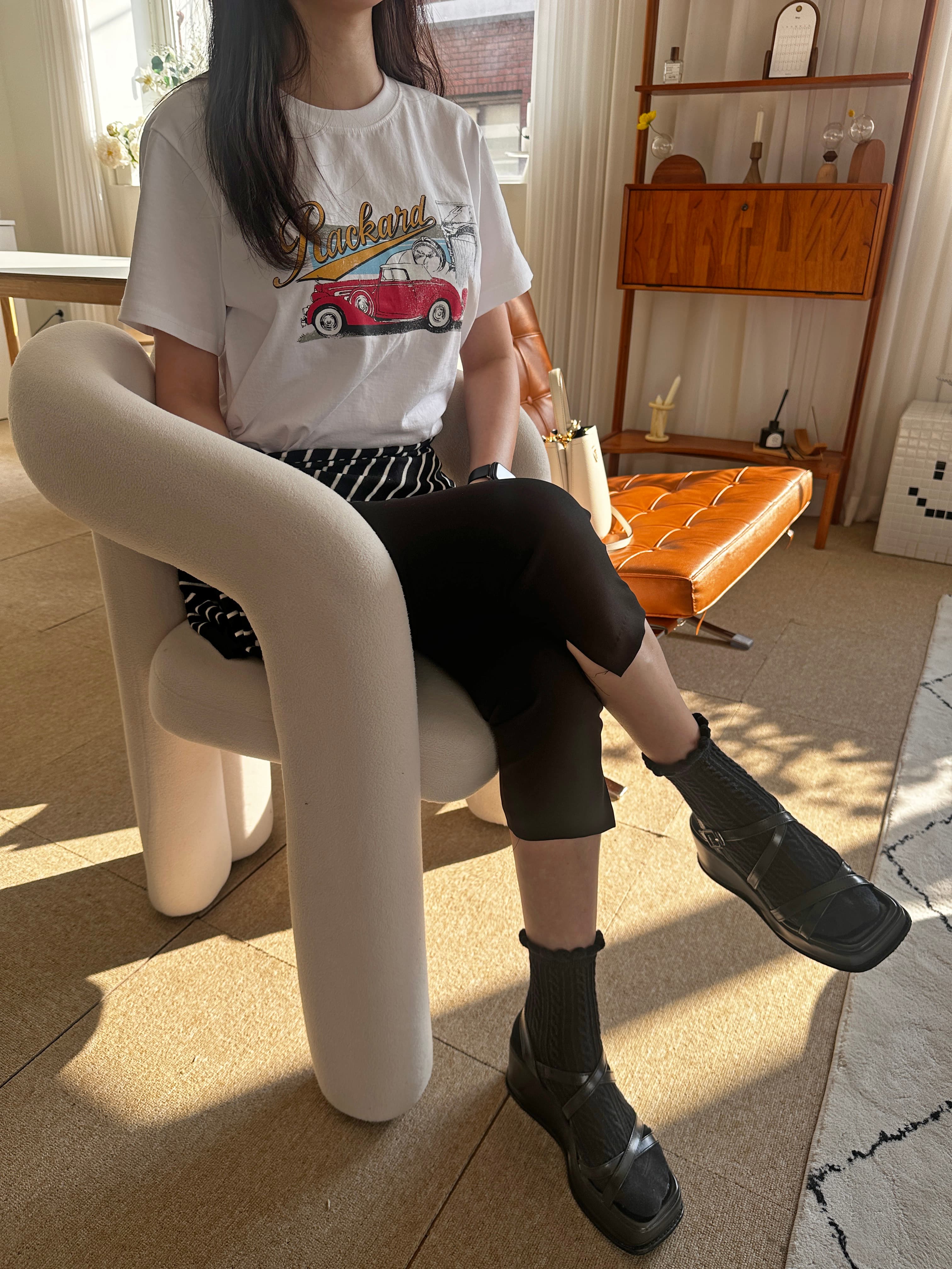 [고밀도면 국내생산] 빈티지 프린팅 여성 반팔 티셔츠 여유핏 라운드넥 화이트 그레이티 hover