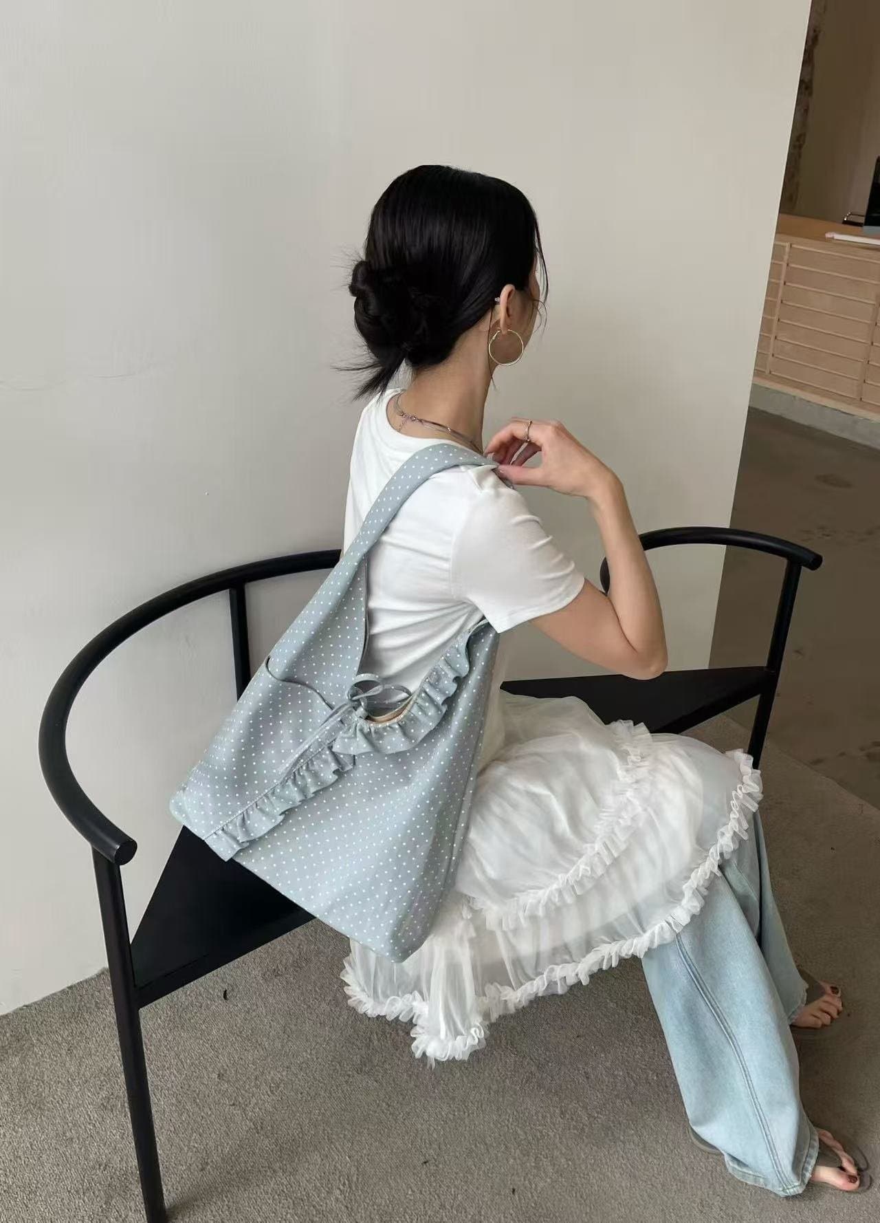 [보부상/탄탄해요] 2color 수납력짱 에코백 프렌치 도트 러플 스트랩 빅 숄더가방
